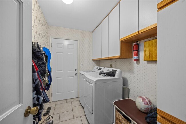 Building Photo - 2231 Remington Dr