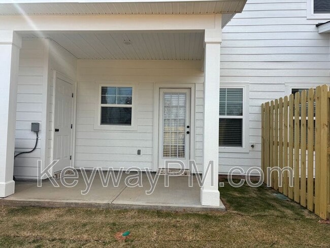 Building Photo - 2076 Denmark Ave SE