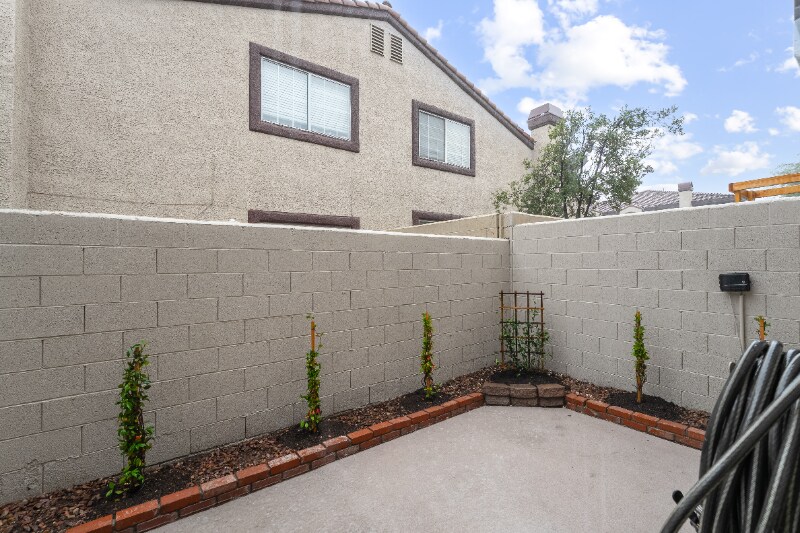 Building Photo - 2609 Autumn Blaze Ave