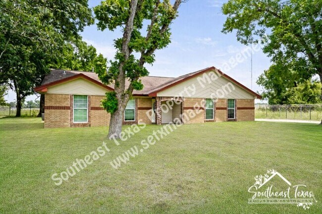 Building Photo - 250 Duhon St