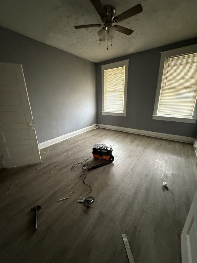 Building Photo - 501 Lyndhurst St