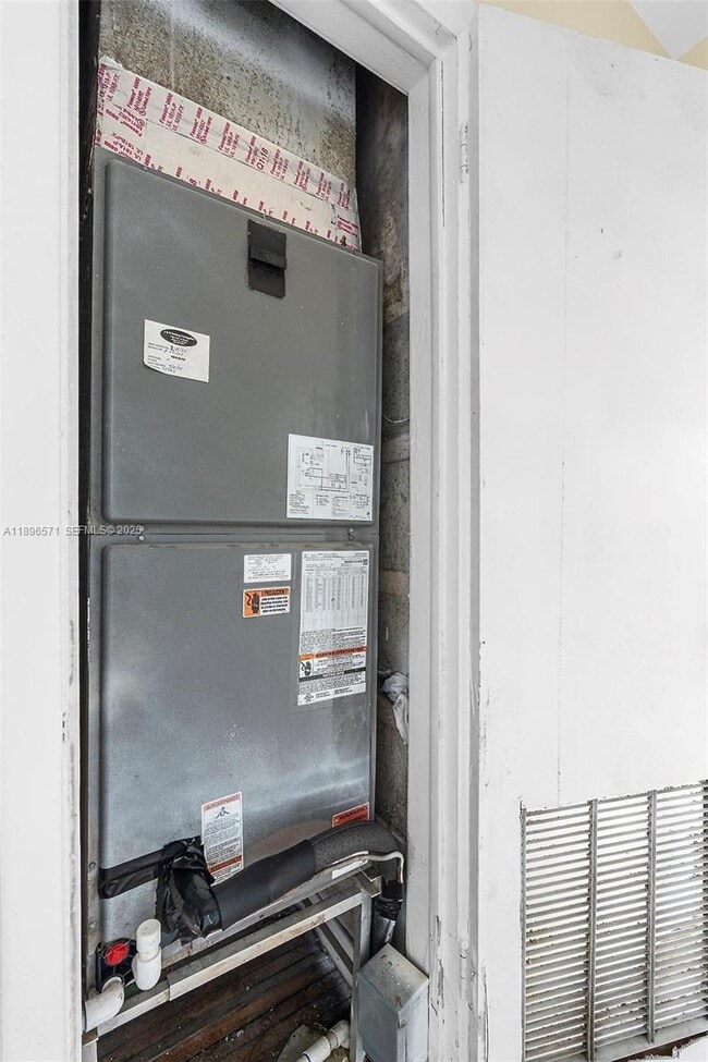 Building Photo - 1221 NW 34th Ave