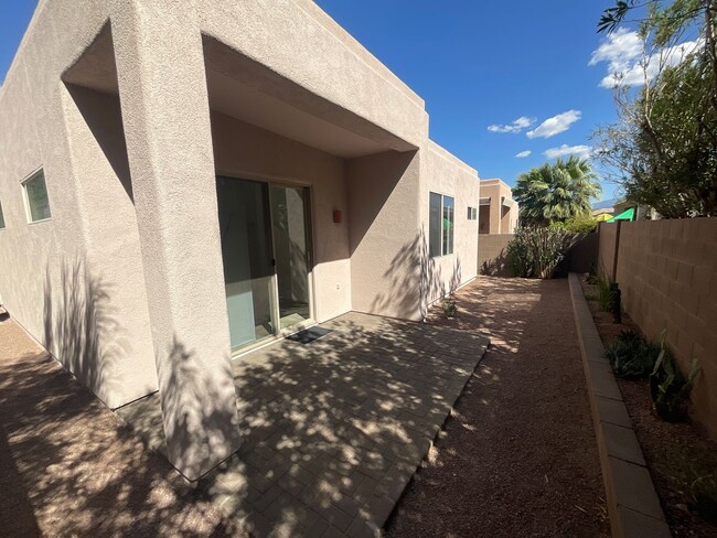 Building Photo - 7360 E Cll Hospedero