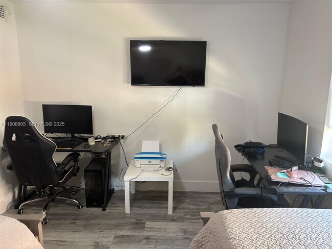 Building Photo - 15560 SW 106th Ln