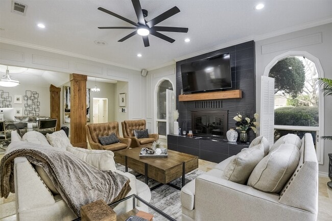 Building Photo - 3719 Danbury Dr