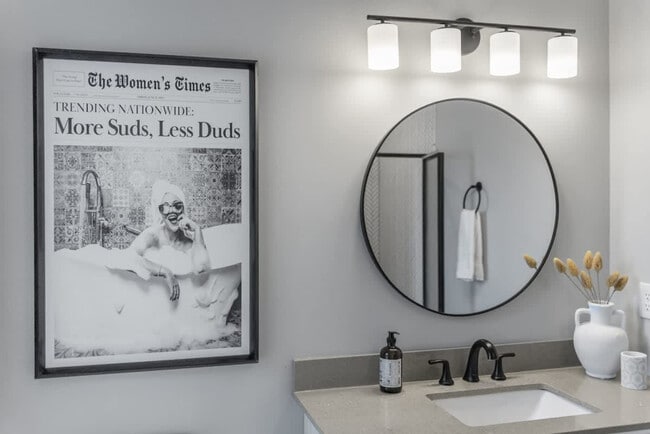 Building Photo - 530 Hanford St