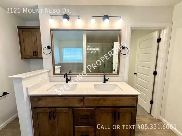 Building Photo - 3121 Mt Nebo Dr