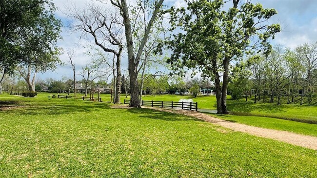 Building Photo - 3218 Oak Cliff Ln
