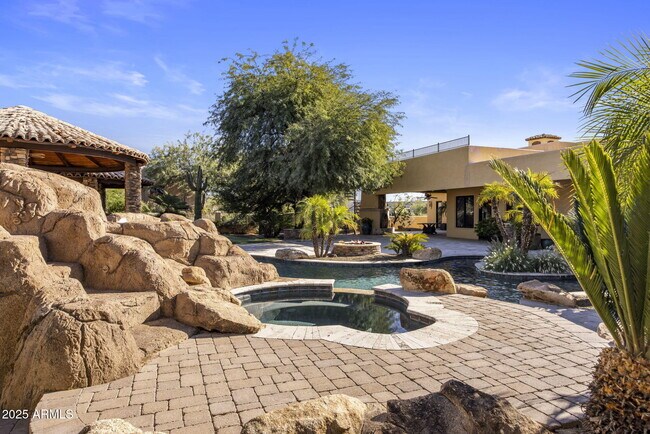 Building Photo - 9222 E Rimrock Dr