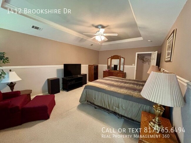 Building Photo - 1412 Brookshire Dr