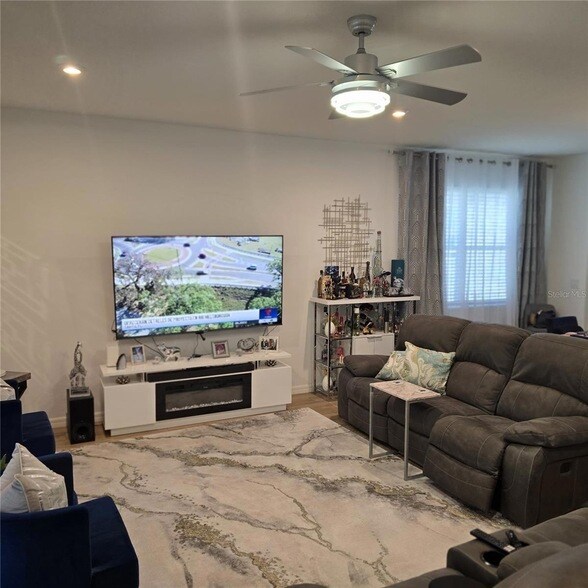 Building Photo - 33259 Country House Dr