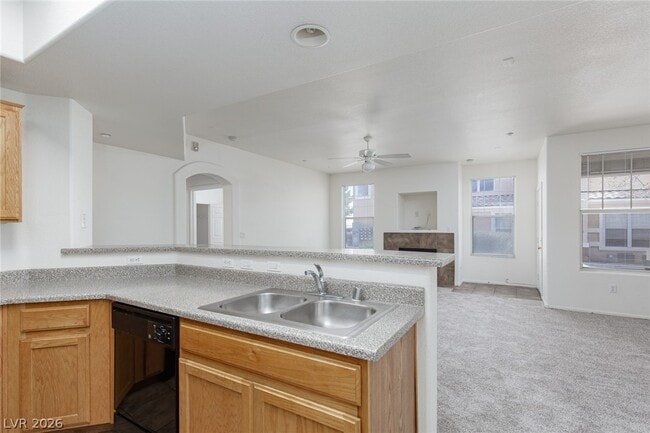 Building Photo - 5855 Valley Dr