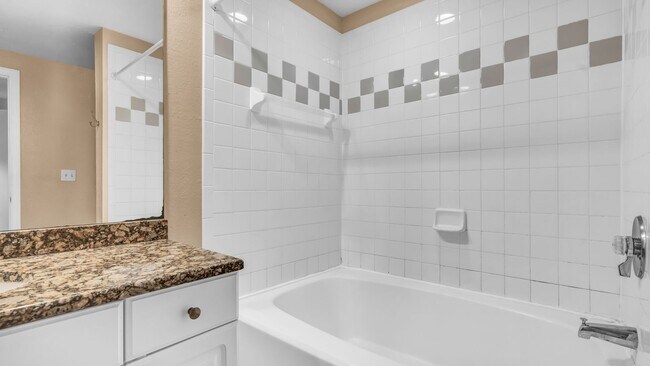 Building Photo - Great South Tampa 1st Floor 2BR/2BA Condo ...