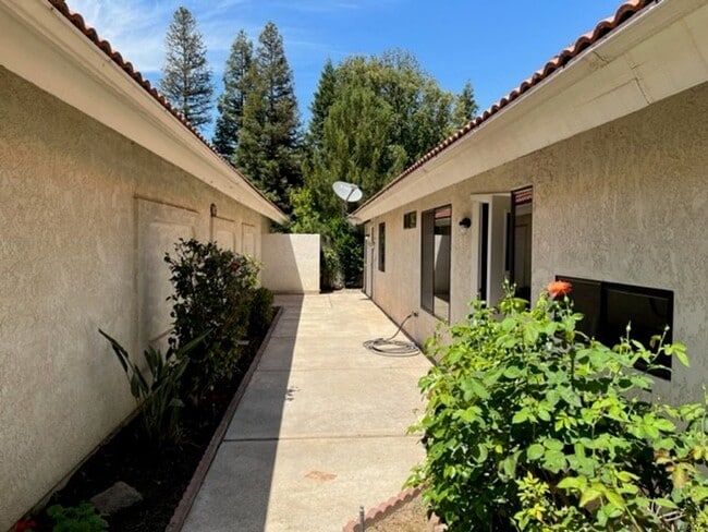 Building Photo - 8113 Wimbley Way