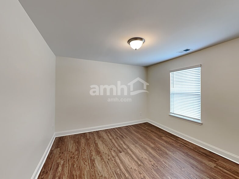 Building Photo - 417 Oscar Way