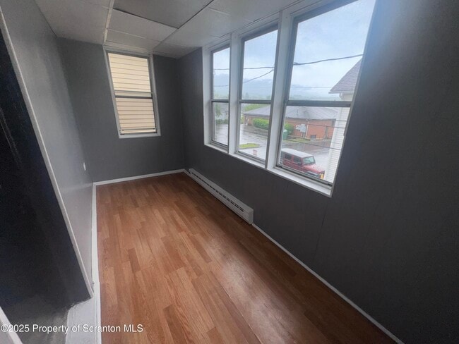 Building Photo - 416 Hickory St