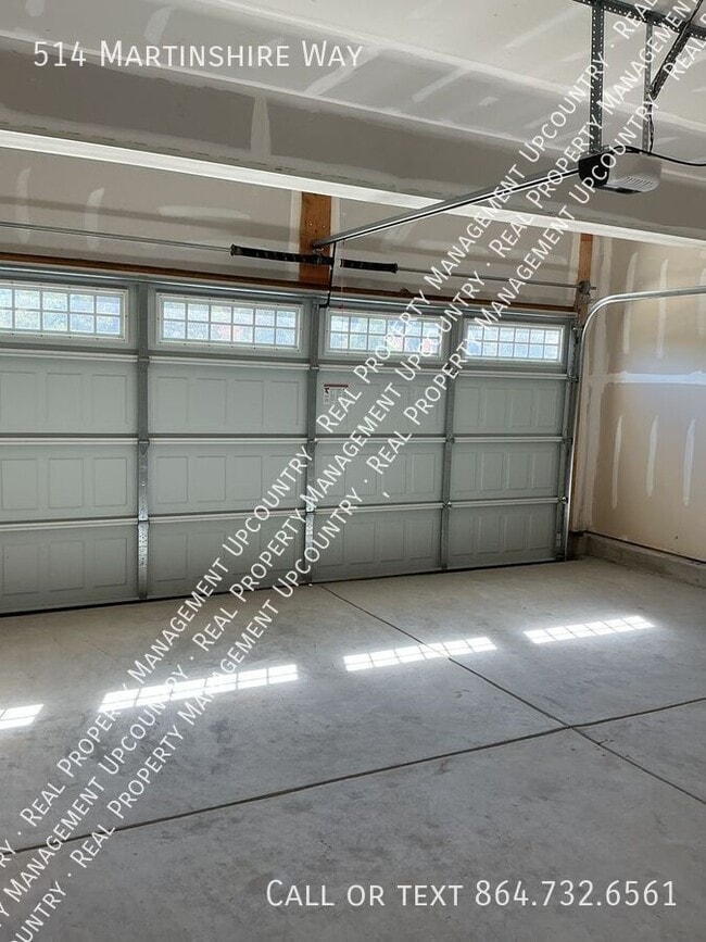 Building Photo - 514 Martinshire Way