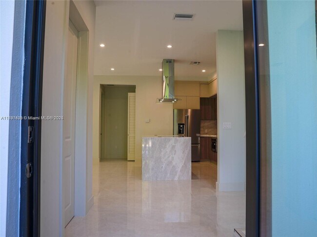 Building Photo - 8410 SW 65th Ave
