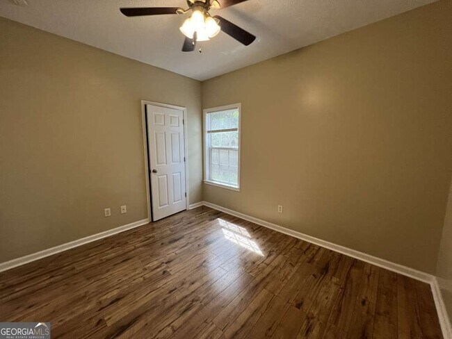 Building Photo - 388 New Point Peter Rd