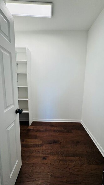 Building Photo - 912 Petersburg Dr