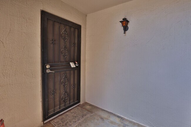 Building Photo - Arcadia condo w/patio