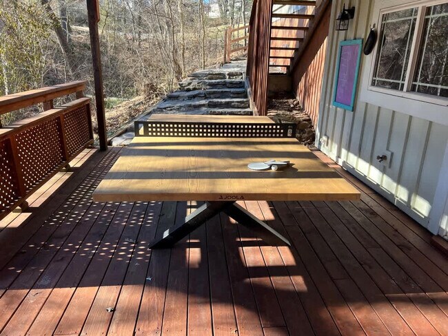 Building Photo - 1906 Almand Dr