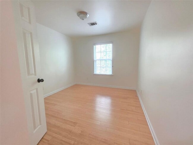 Building Photo - 1685 Southgate Mill Dr