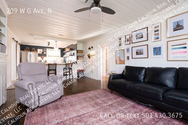 Building Photo - 209 W G Ave