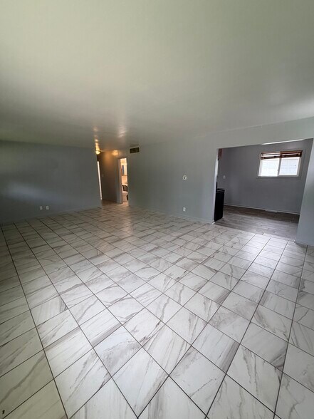 Building Photo - 133 W Briarcliff Rd