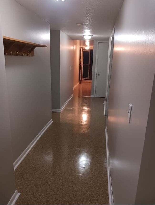 Building Photo - 2114 Enoch Ave