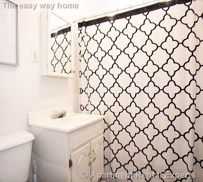 Building Photo - 147 Columbia St