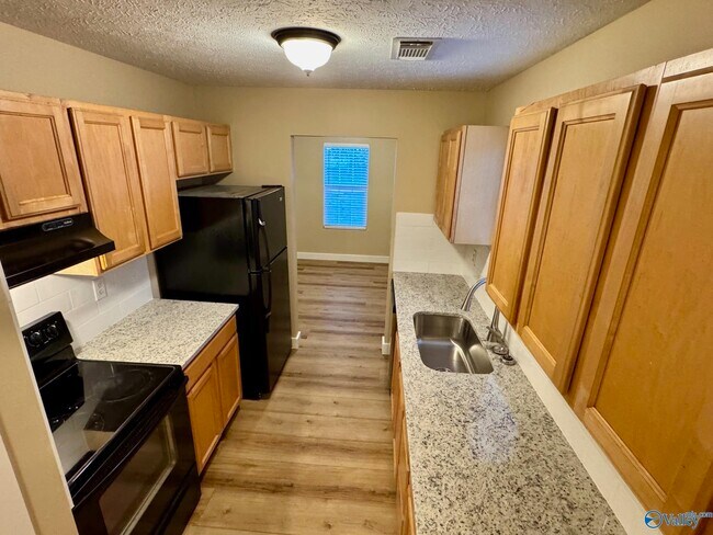 Building Photo - 4013 Pine Ave SW