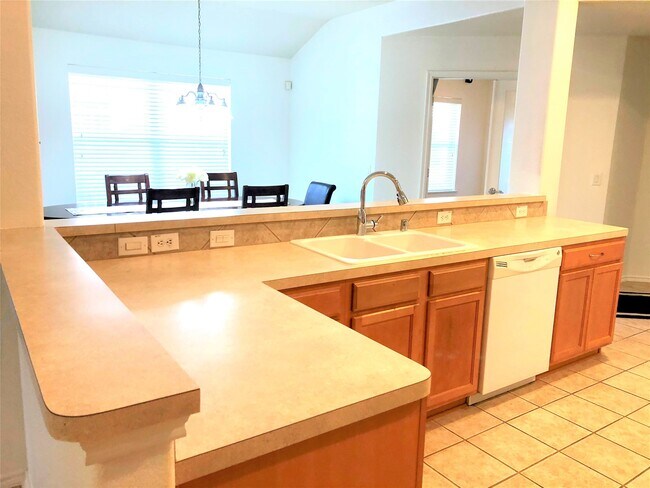 Building Photo - 4611 Pin Oak Creek Ln