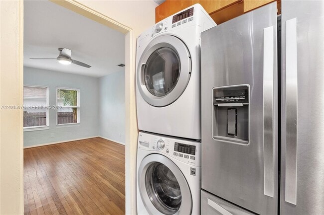 Building Photo - 608 El Vedado