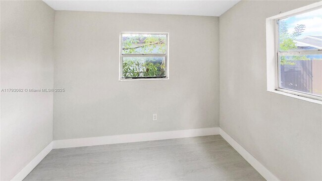 Building Photo - 1557 NW 66th St