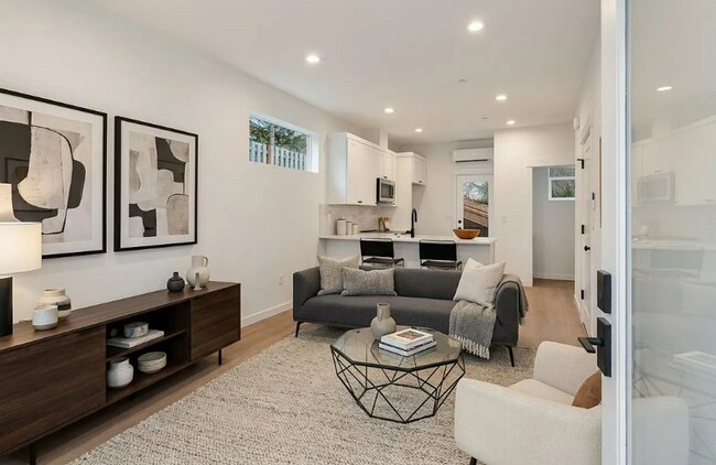 Building Photo - Brand New Construction Beautifully Designed 2 Bedroom Home with Modern Finishes and Functional Op...