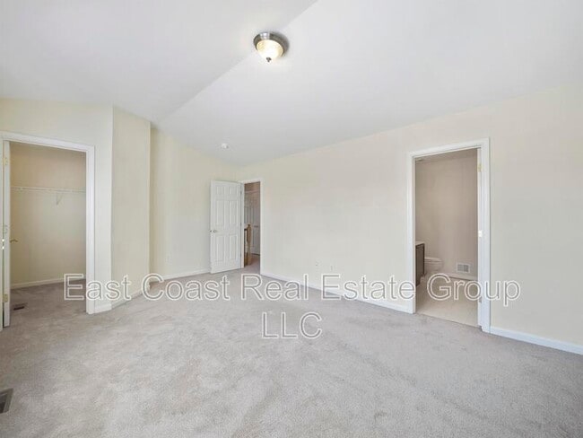 Building Photo - 125 Amelia Dr