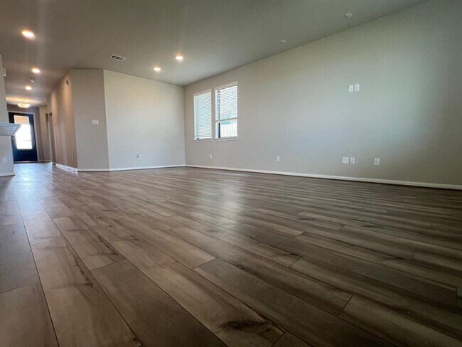Building Photo - 4118 Sterling Spgs