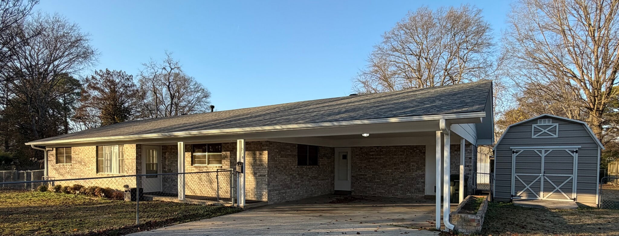 Building Photo - 518 5th St