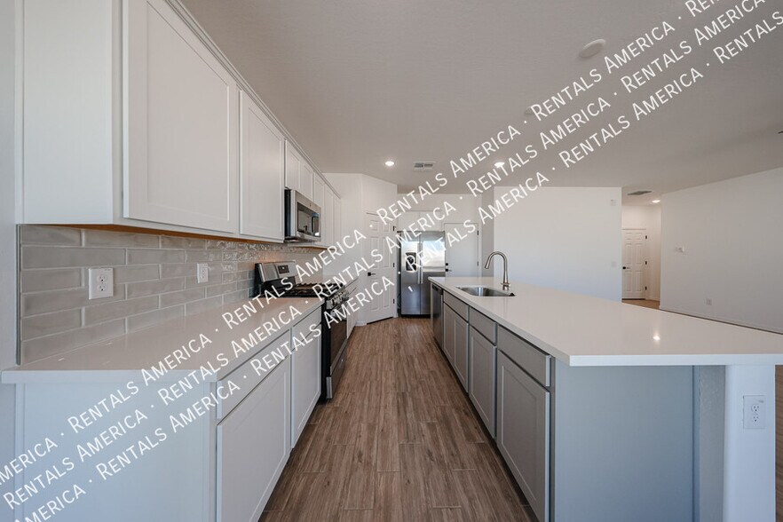 Building Photo - 5528 W McNeil St