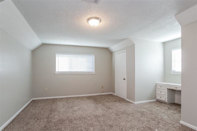 Building Photo - 12610 Pine Bough Ln
