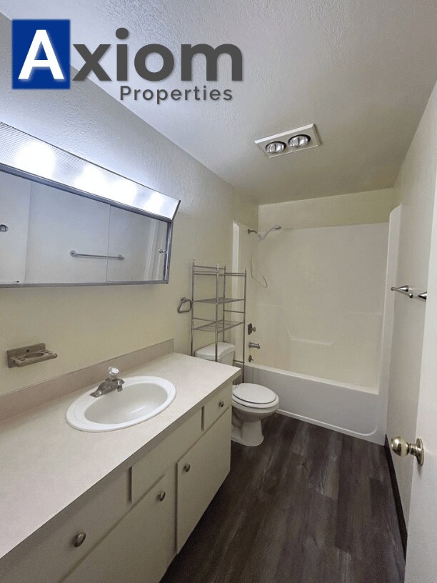 Building Photo - 2128 Marigold St
