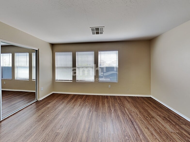 Building Photo - 13440 W Rhine Ln