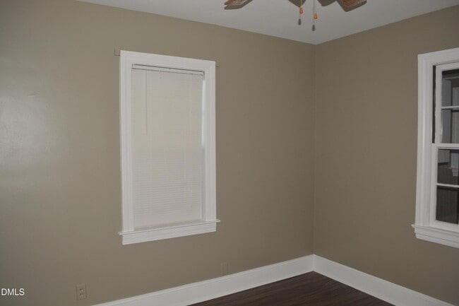 Building Photo - 527 S 3rd St