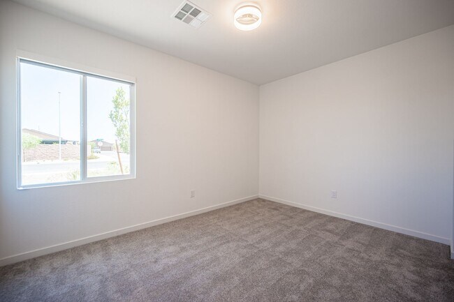 Building Photo - FABULOUS ALMOST NEW SINGLE STORY - READY T...