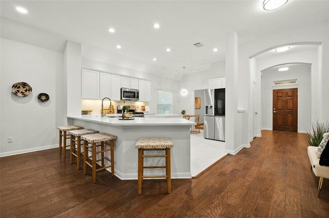 Building Photo - 5010 N Fresco Dr