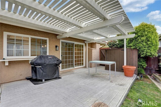 Building Photo - 16 Sycamore Creek