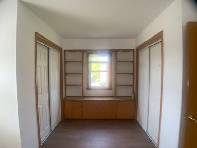 Building Photo - Huge yard! Updated appliances and more!