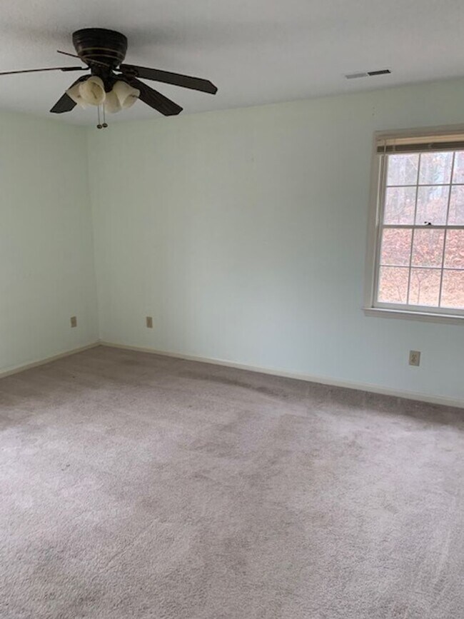 Building Photo - Single Family Home