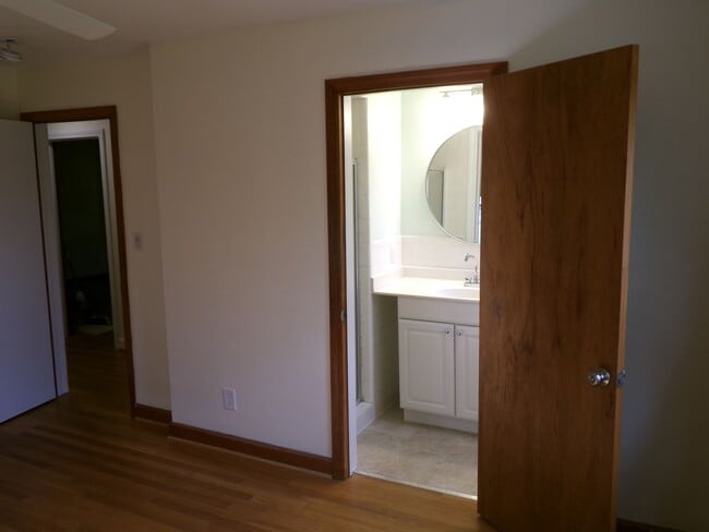 Building Photo - Country Living in Town